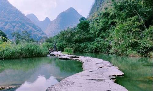 贵州荔波大七孔景区风景介绍_荔波县大七孔景区