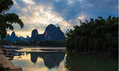 桂林山水景点介绍英语_桂林山水景点介绍