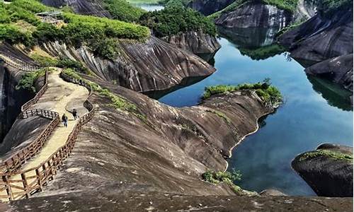 湖南旅游攻略必去景点推荐_湖南旅游攻略必去景点推荐一下